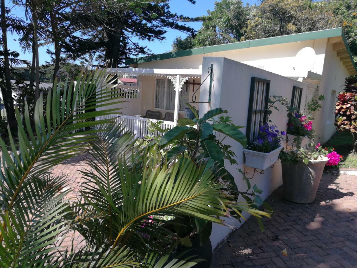 Eight Palms Hotel Port Edward Eksteriør billede